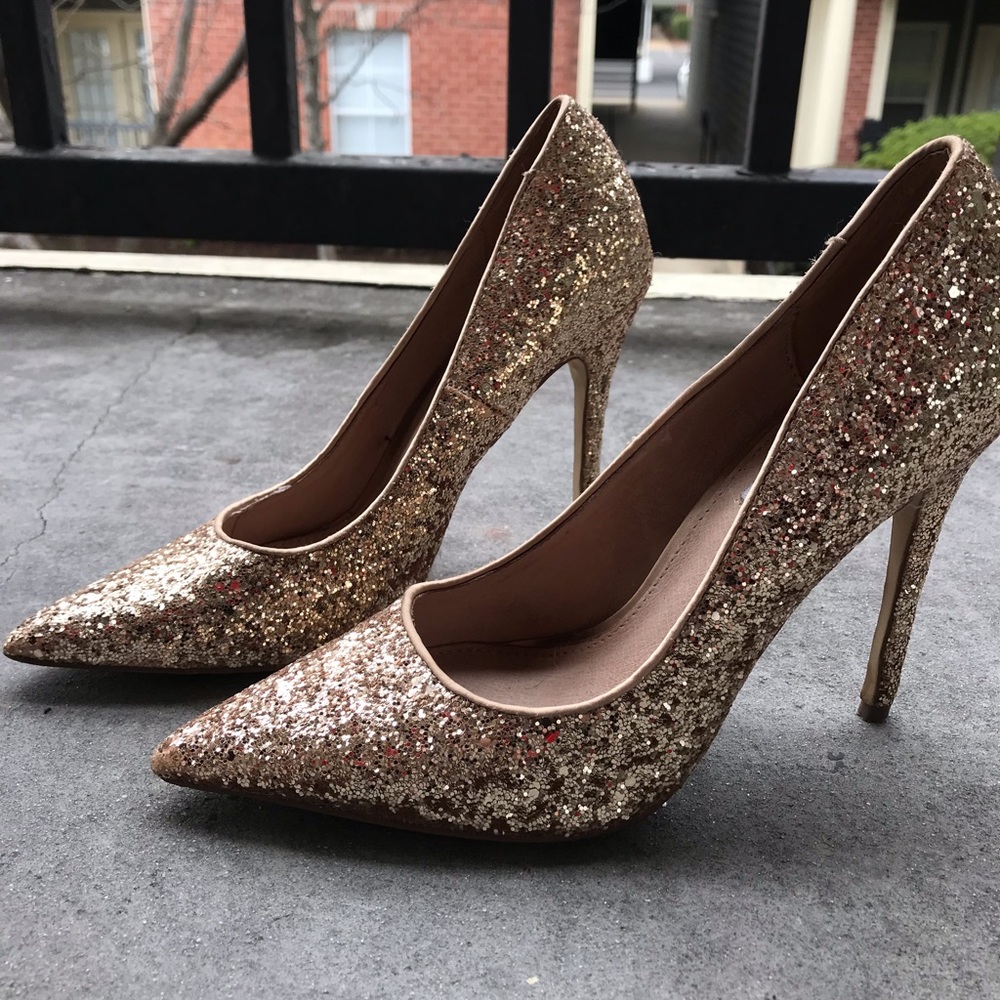 Gold sparkle Steve Madden stilettos!